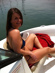 Hot ass real ex gf fucked on a boat in this hot outdoor gf fuck picset